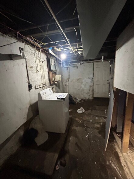 Building Photo - 4935 Alcott Ave