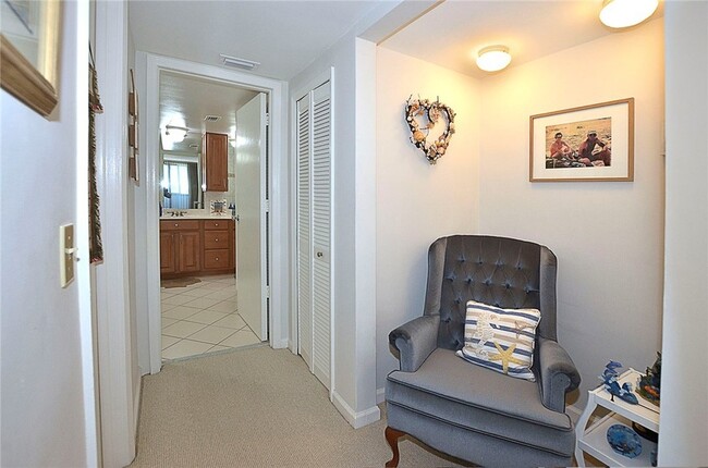 Building Photo - 5601 Jimmy Buffett Mem Hwy