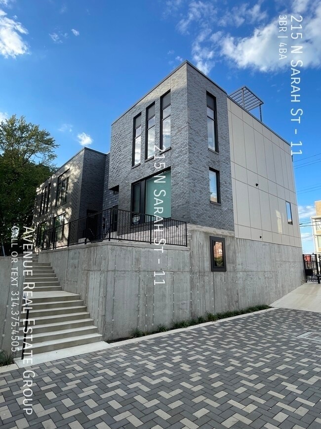 Building Photo - 215 N Sarah St