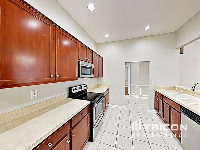 Building Photo - 806 Sea Holly Dr