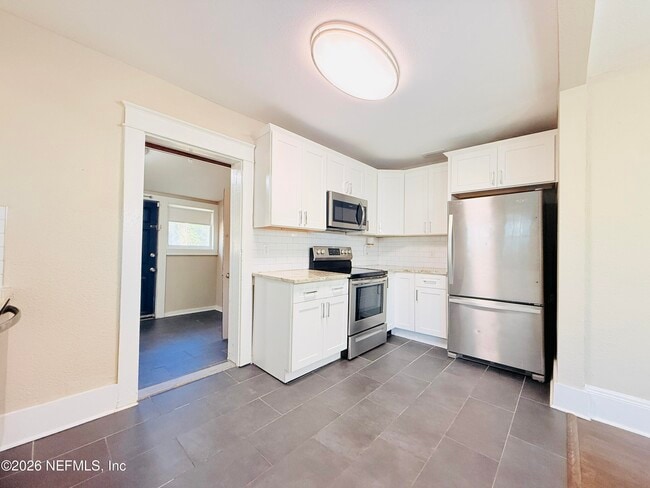 Building Photo - 3055 Rosselle St