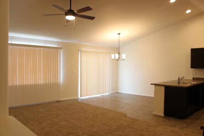 Building Photo - 3 bedroom, 2 bath in Severance!
