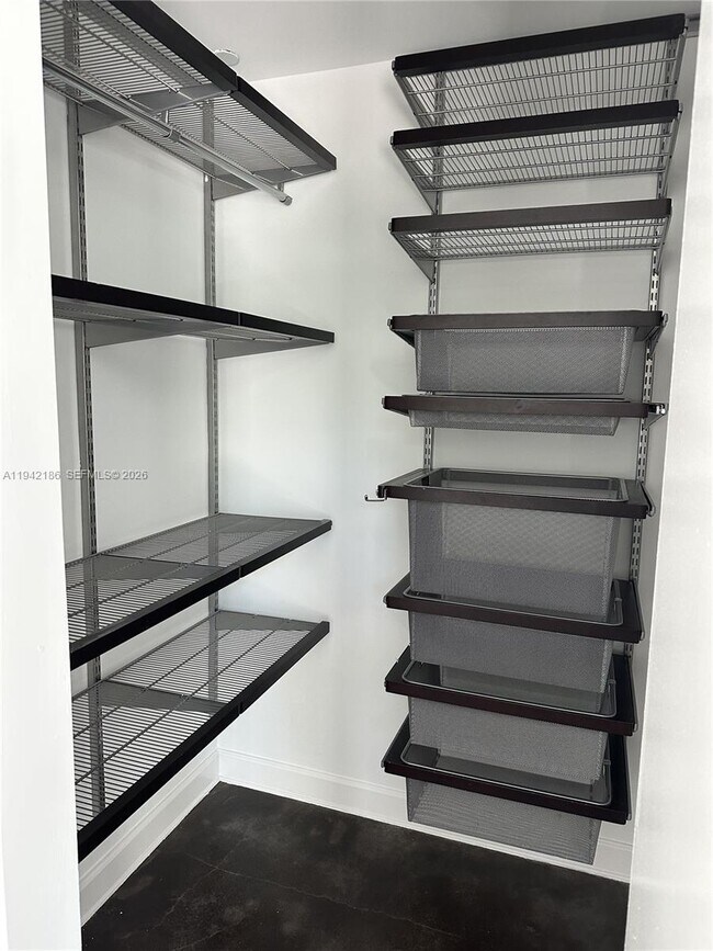 Building Photo - 350 NE 24th St