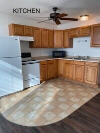 Building Photo - 102 N Main St