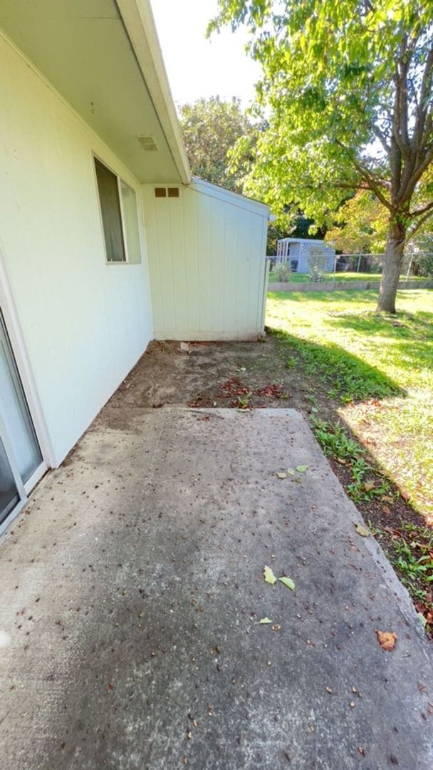 Building Photo - Cozy, Completely Remodeled, One Bedroom Ap...