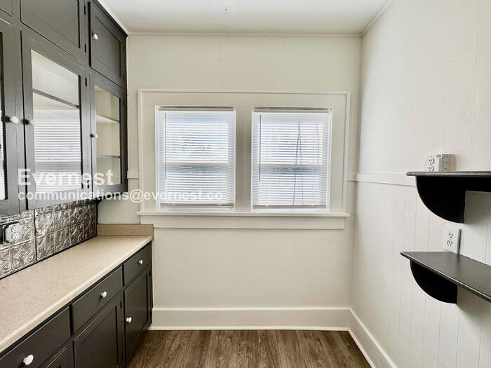 Building Photo - 1516 W Bowen Pl