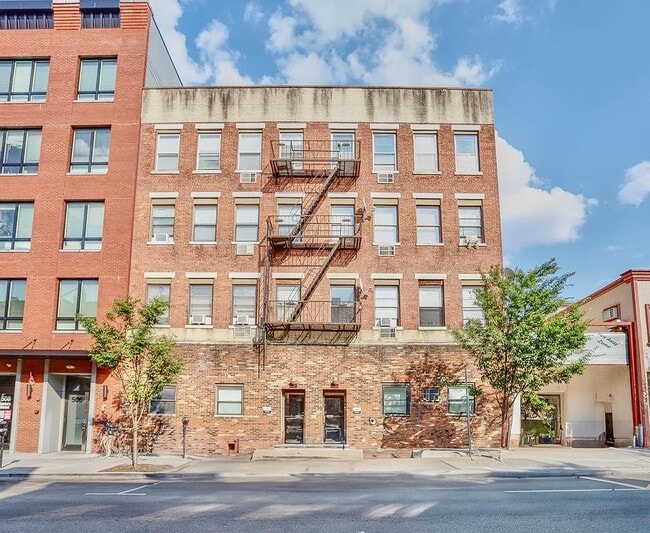 Building Photo - 502 Central Ave