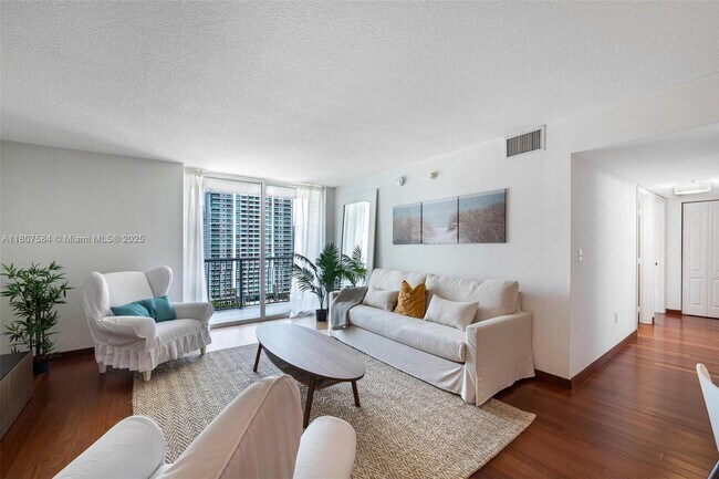 Primary Photo - 1200 Brickell Bay Dr