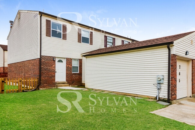 Building Photo - You will love this cozy home!!