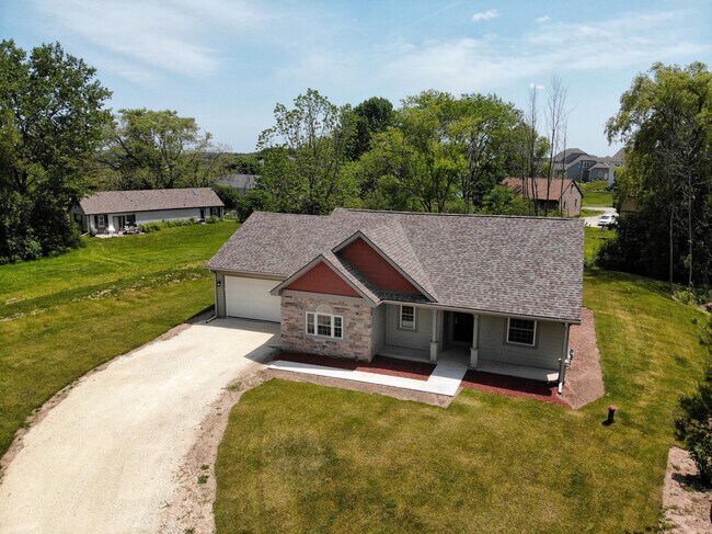 Building Photo - 1255 Westwood Dr