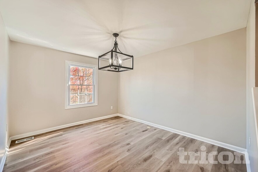 Building Photo - 719 Dayspring Dr