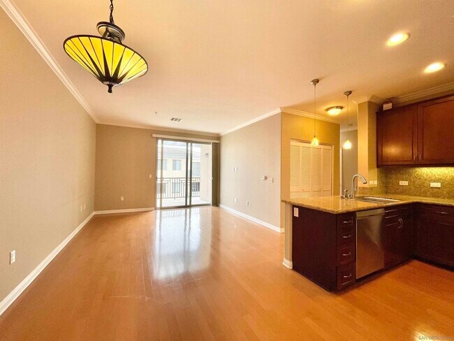 Building Photo - 3857 Pell Plz