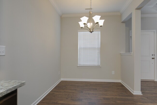 Building Photo - Gorgeous End-Unit Townhome with Spacious Layout!