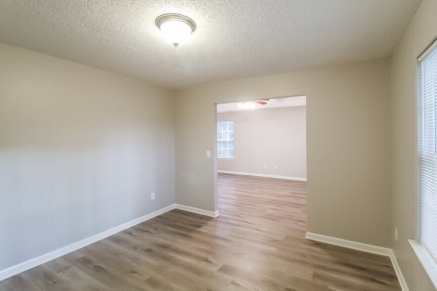 Building Photo - 10947 Hondal Ct