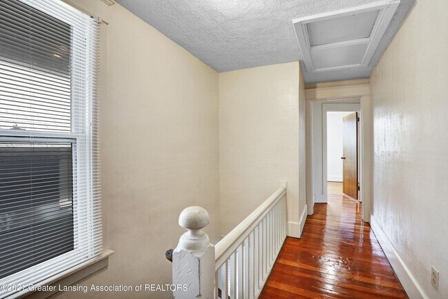 Building Photo - 231 N Fairview Ave