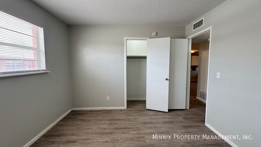 Building Photo - 2310 W 16th St