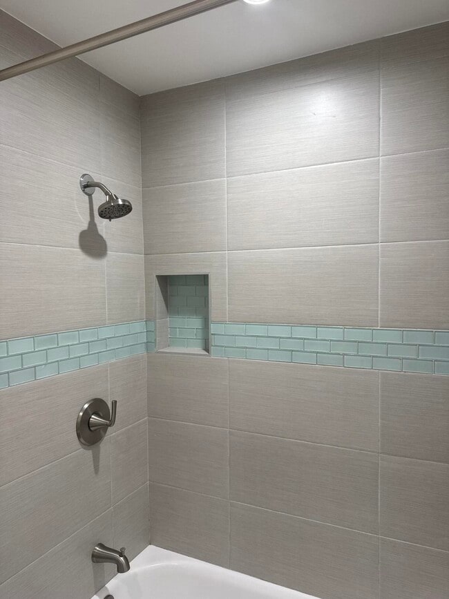 Building Photo - 30620 Pauline Ave