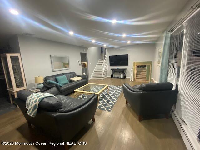 Building Photo - 293 Lawrence Ave