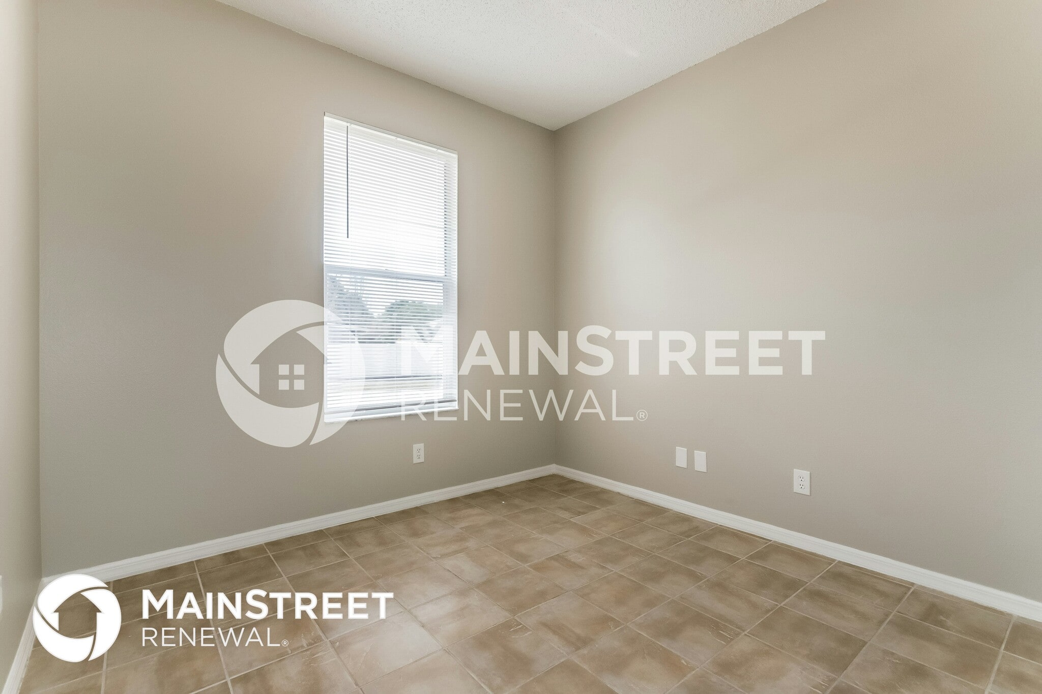 Building Photo - 918 Grand Canyon Dr