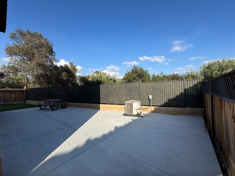 Backyard - 2020 Brentwood Pl