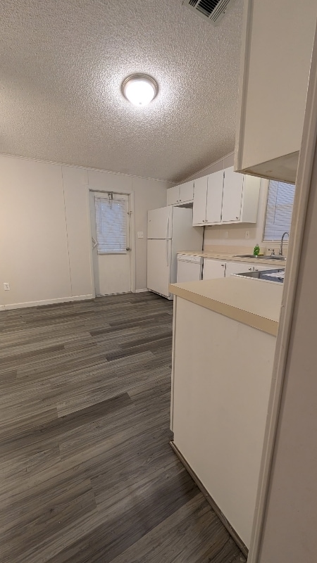 Building Photo - 165 Landing Dr