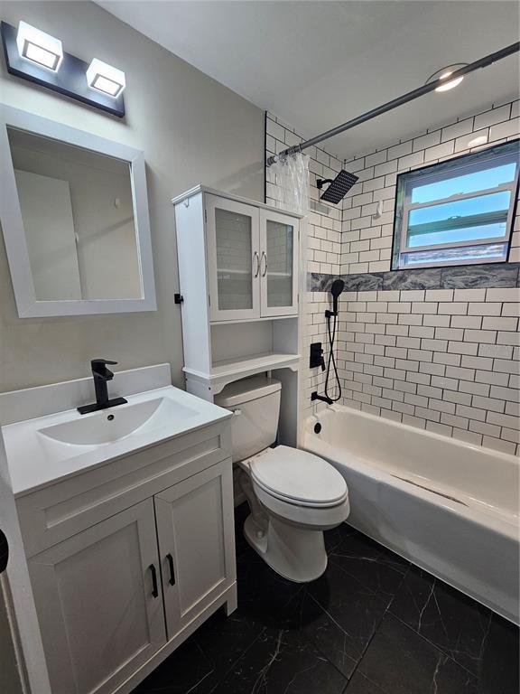 Building Photo - 4849 Camphor Ave