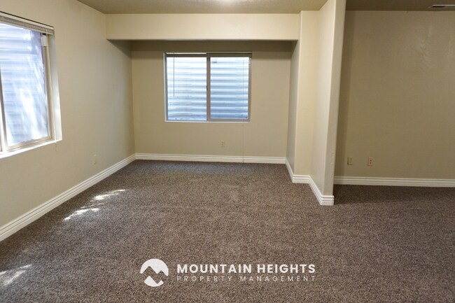 Building Photo - 14638 S Quiet Glen Dr