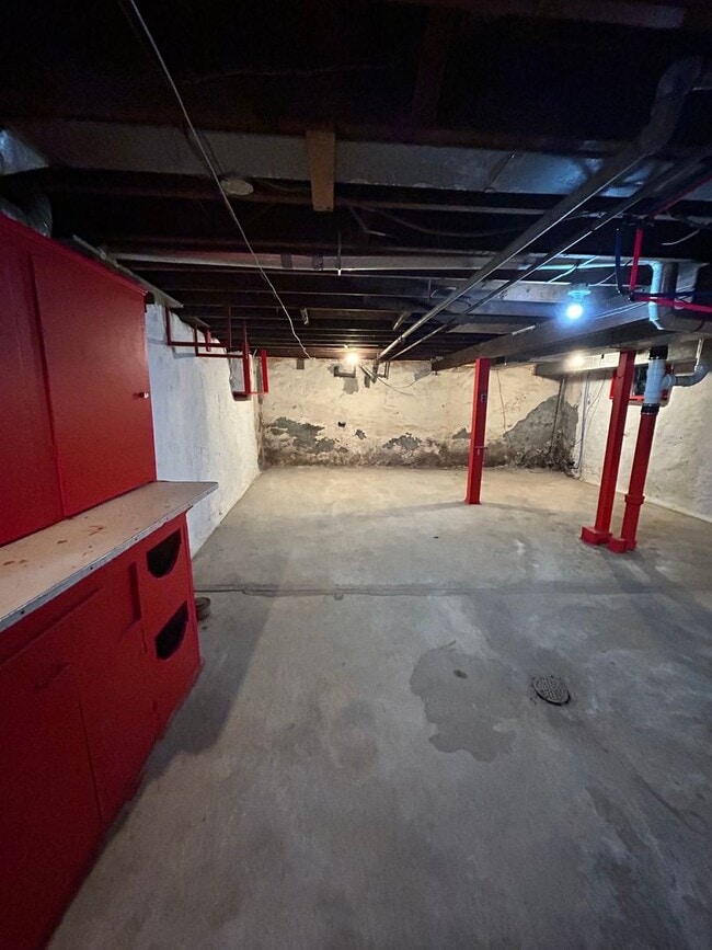 Building Photo - 2 Bed 1 Bath House!! $995.00