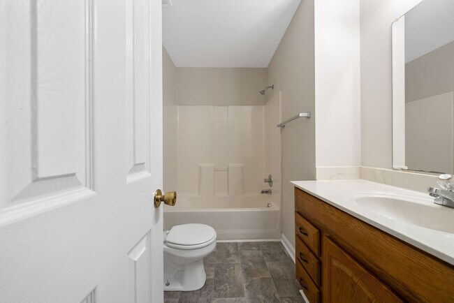 Building Photo - 3 Bedroom Pet friendly Home For Rent Near ...
