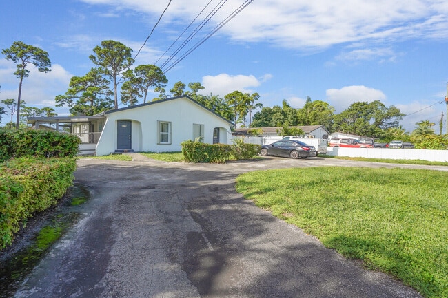Primary Photo - 4326 Barbridge Rd