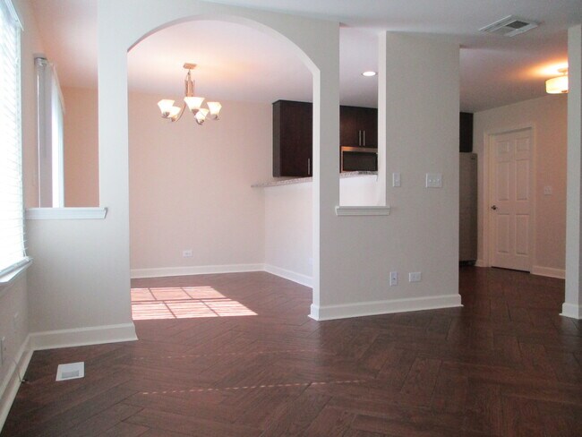 Building Photo - 32461 Rushmore Ave