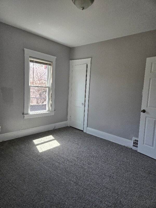 Building Photo - 9024 Yale Ave