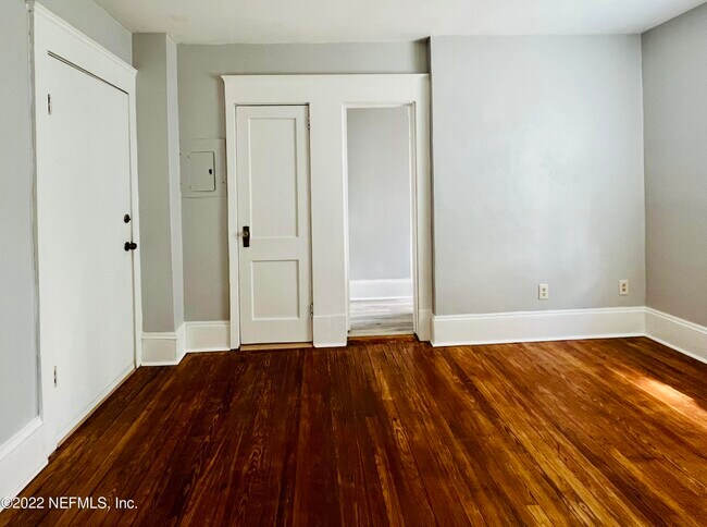 Building Photo - 2322 Herschel St