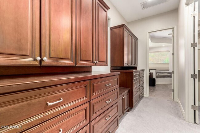 Building Photo - 8614 N 17th Pl