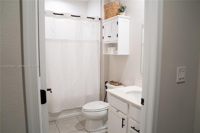 Building Photo - 603 Lychee Ln