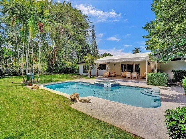 Building Photo - 5705 SW 60th Ave