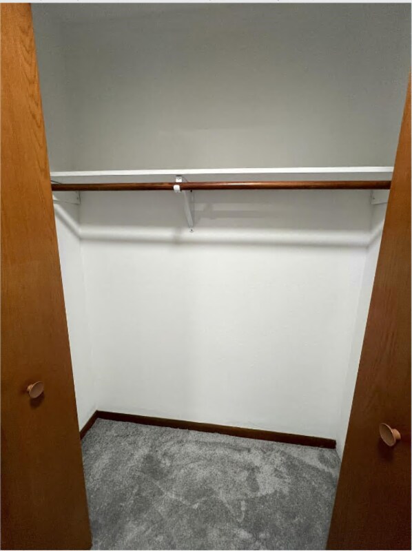 Building Photo - 2 S Wickham Ct