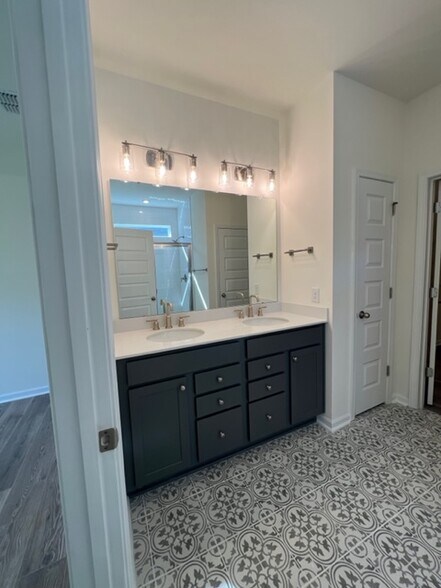 Building Photo - 25 Mainland Lakes Dr