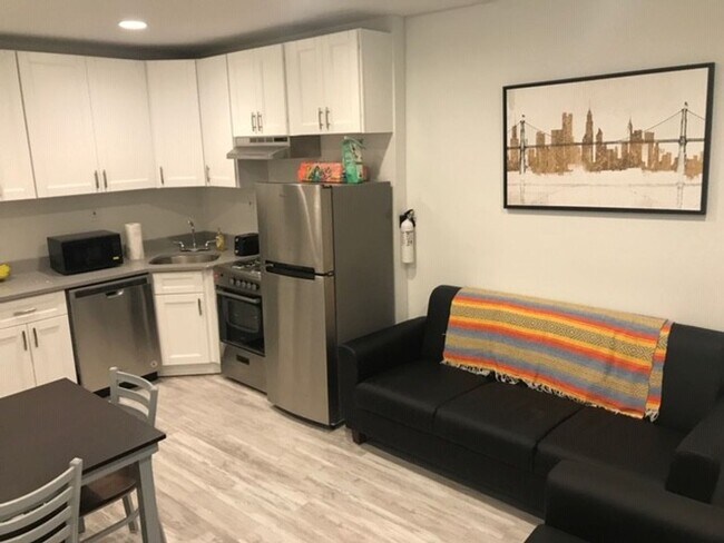 Building Photo - 2415 Lorillard Pl