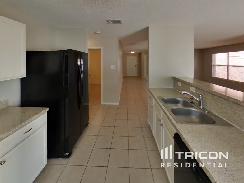 Building Photo - 304 Blairwood Dr