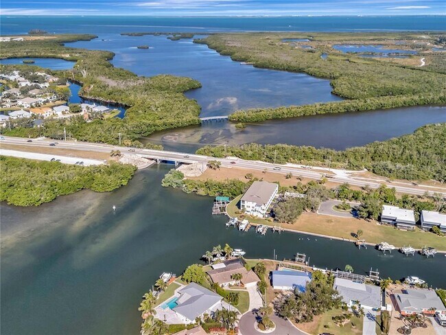 Building Photo - 10432 Sandpiper Rd W