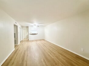 Building Photo - 2400 5th St