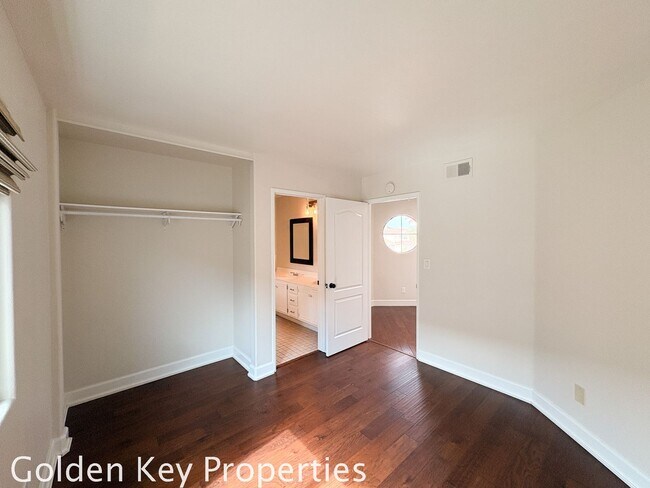Building Photo - Welcome home to this spacious 4-bedroom, 3-bath home located in the Rancho Del Oro Community!