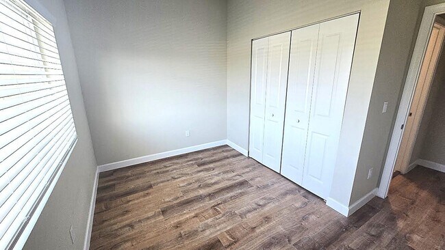 Building Photo - 4955 Serafica Dr