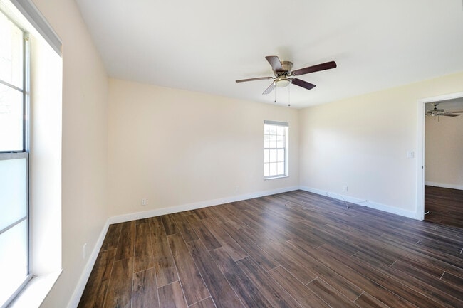 Building Photo - 270 Cape Cod Cir