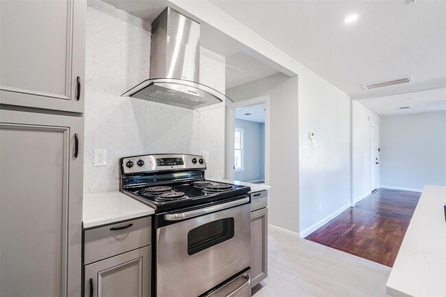 Building Photo - 1819 Pecan St