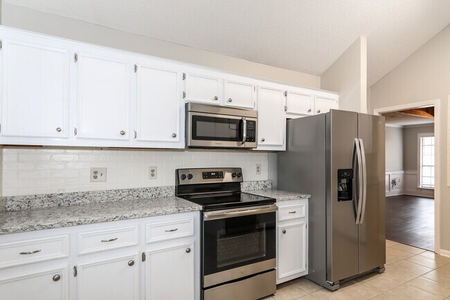 Building Photo - 7159 Eastover Blvd