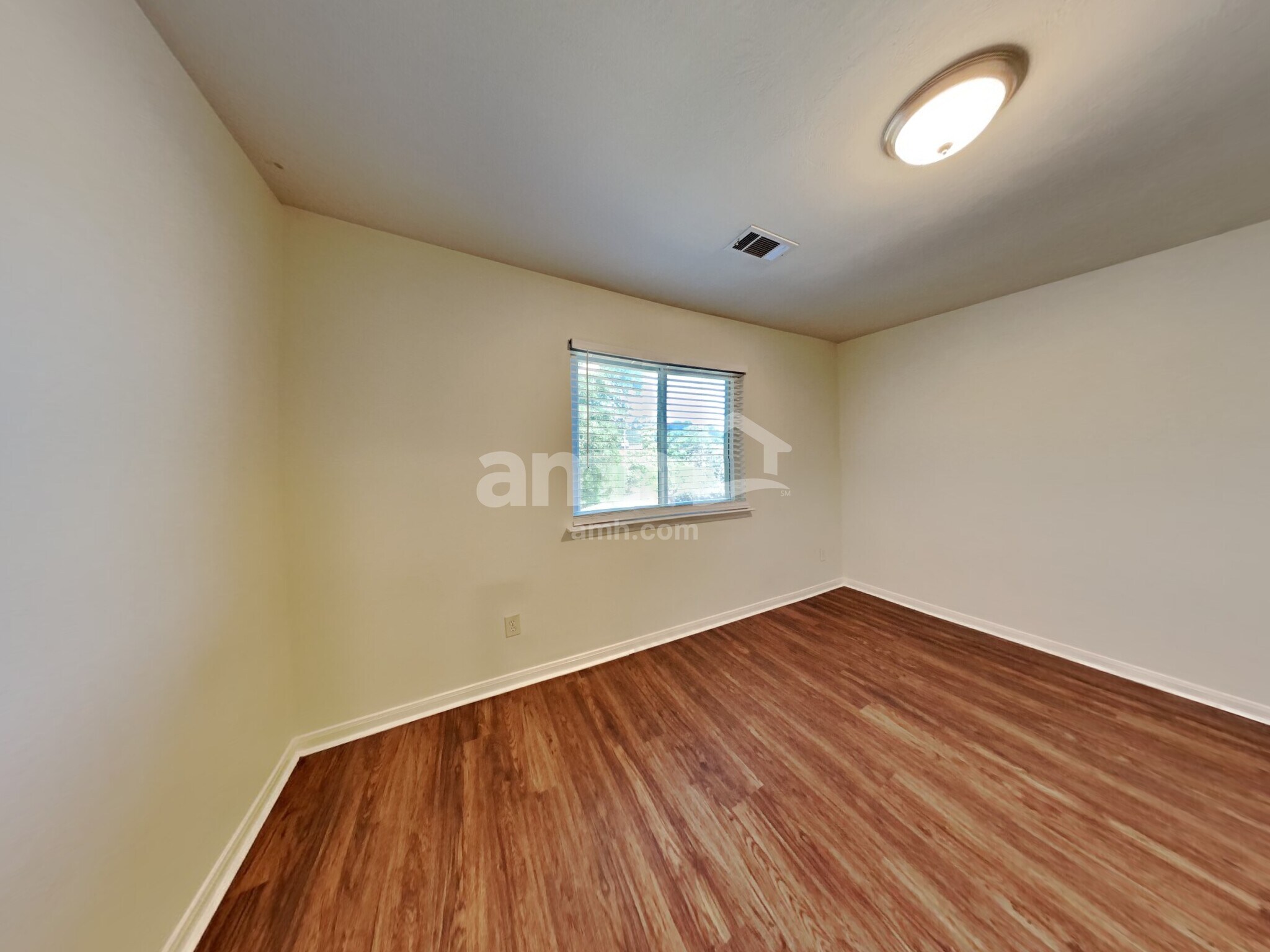 Building Photo - 31442 Camden Village Dr