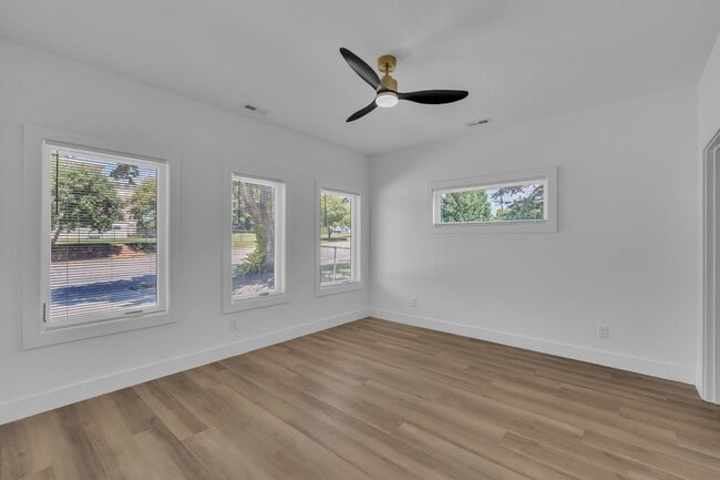 Building Photo - Modern New Construction Townhome with Roof...