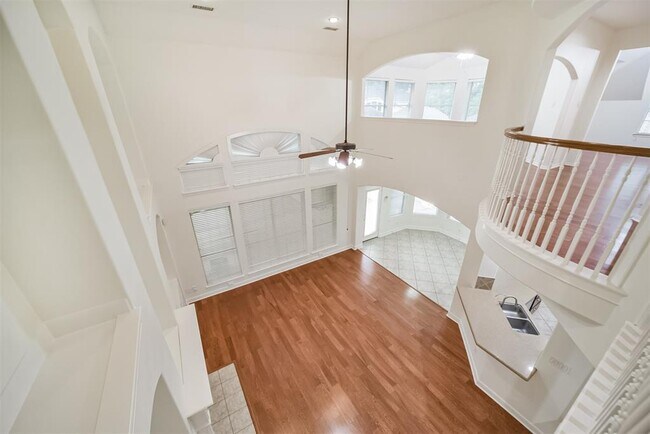 Building Photo - 14015 Falcon Heights Dr